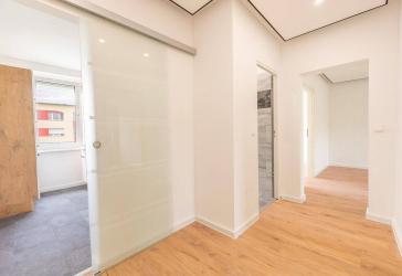 **Frisch Saniert, Einbauküche,Balkon, 5 Minuten zu Fuß am See