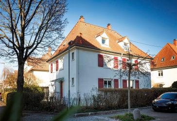 KULTURHEIM in Weil am Rhein: Gepflegte DHH mit 5 Zimmern, Garten, Stellplatz & Garage