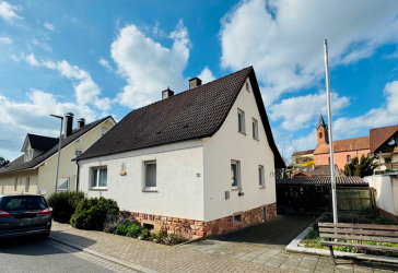 Sehr gemütlich und überraschend viel Platz: Fränkisches Siedlungshaus in ruhiger Lage