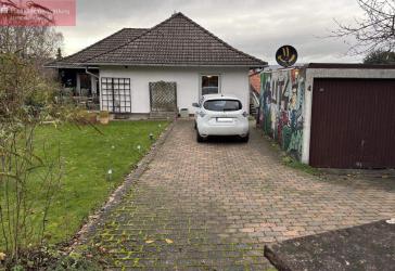 Charmante Immobilie mit schönem Grundstück