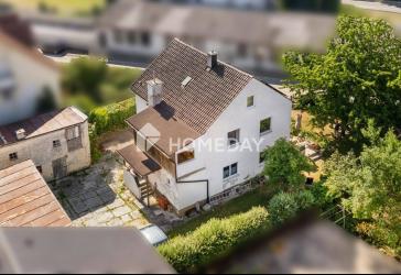 Familienhaus mit 6 Zimmern, Wintergarten und großem Grundstück