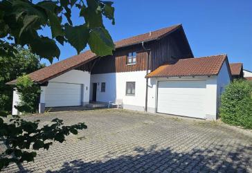 Landhaus mit großem Garten, Gemeinde Kröning