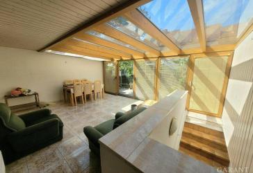 Geräumiges Reihenmittelhaus mit Wintergarten und Kellerabgang - Garage inklusive - sofort frei !