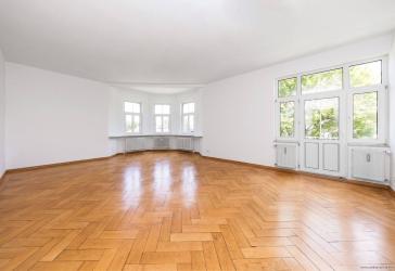 Jugendstil am Nymphenburger Schlosskanal: Traumhafte Altbauwhg.mit historischen Details (ca. 203 m²)