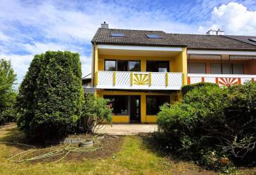 Geräumiges Reiheneckhaus mit tollem Garten, Terrasse und Garage in Königsbrunn