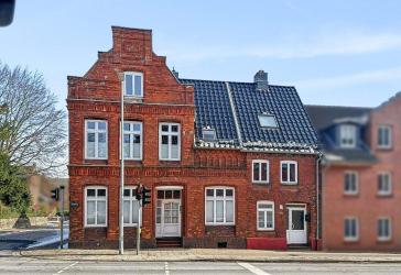 Gemeinsam wohnen, getrennt leben - EFH mit Einliegerwohnung im Zentrum von Husum zu verkaufen