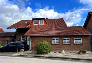 Freistehendes Einfamilienhaus + separates Grundstück!!!