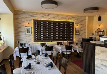 Gemütliches bestehendes Restaurant nähe Einsteinufer