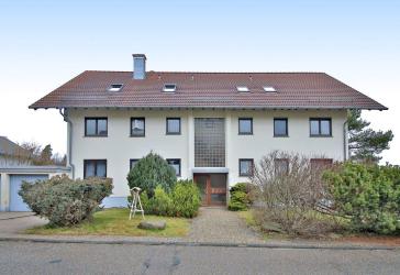 Charmante Dreizimmerwohnung mit unvergleichlichem Ausblick