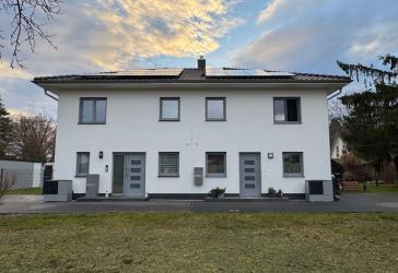 Neubau Doppelhaushälfte in Bernau in Massivbauweise.