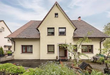 Charmantes Zweifamilienhaus mit Garage, Vollkeller und vielseitigen Nutzungsmöglichkeiten in Wetter-Volmarstein