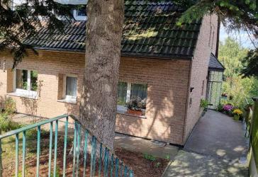 GEPFLEGTES EIN - ZWEI FAMILIENHAUS IN SOLINGEN - RUHIG GELEGEN MIT GARTEN UND GARAGE