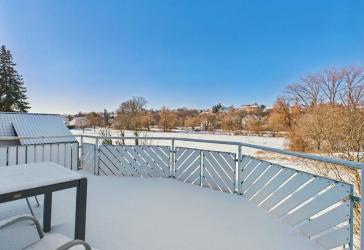Einziehen & Wohlfühlen: Modernisiertes Familienhaus mit Balkon, Terrasse und Garten