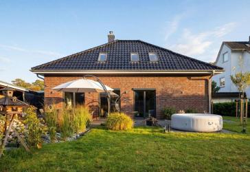 Luxuriöser Bungalow direkt an der Landesgrenze zu Schwanewede