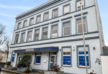 Kapitalanlage mit Potenzial: 17 Wohnungen + Gewerbeeinheit im Paket