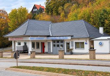 Attraktiver Gewerbestandort mit hoher Sichtbarkeit - 2.021 m² für Handel, Werkstatt & Wohnen