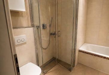 Attraktive 2,5-Zimmer-Wohnung mit offenem Wohnkonzept, Terrasse und eigenem Stellplatz