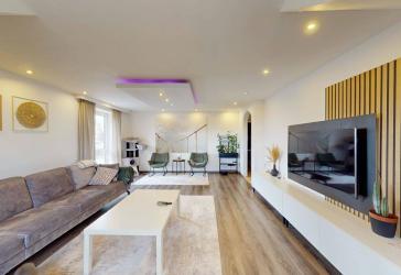 Erding: 3-Zimmer-Dachgeschosswohnung + 2 ausgebaute Dachspitzräume - Garage inklusive