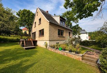 Doppelhausbebauung möglich! Gepflegtes Einfamilienhaus mit Garten in begehrter Lage von Radebeul