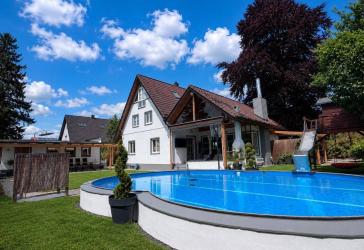 Manche Häuser bieten vier Wände - dieses Zuhause bietet ein Lebensgefühl!