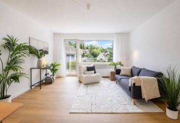 ++NEU: Sanierte, gepflegte ETW in Wü.-Lengfeld zvk, 3 Zi., Balkon, Garage++