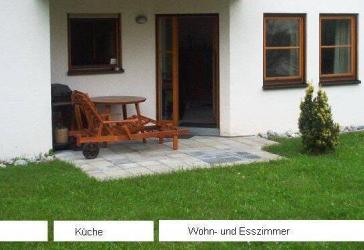 Gepflegte 2,5 Zimmer Erdgeschosswohnung mit Terrasse, Garten und Garage in guter Lage