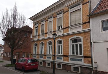 schöne helle Maisonette 3 Zimmer mit großem Balkon, Tageslichtbad mit Wanne und Dusche