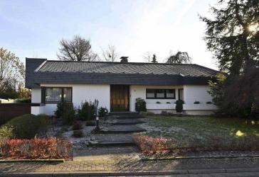 Architektenhaus in einzigartiger Lage mit großem Garten