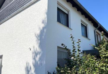 Gepflegte Doppelhaushälfte mit Wintergarten, Garage und großzügigem Keller
