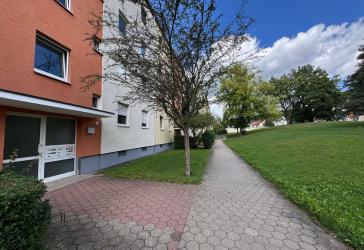 Helle 3-Zimmer-Wohnung mit Balkon und schöner Aussicht in ruhiger Lage von Lauf