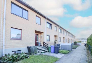 Gepflegtes Reihenmittelhaus mit Garten, Terrasse & Stellplatz