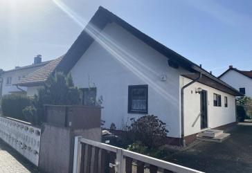 Freistehendes Einfamilienhaus in guter Lage mit viel Potential in Dietzenbach