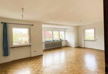 Wohnen auf zwei Ebenen 5-Zimmer-Maisonette-Wohnung mit Balkon und zwei Tiefgaragenstellplätzen