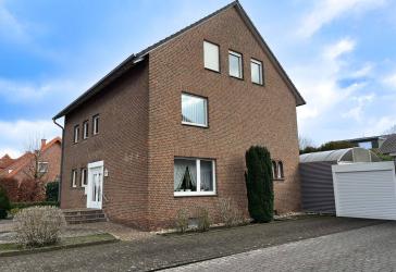Hochwertiges 1-2 Familienhaus in Wiedenbrück mit tollem Garten auf großem Grundstück zu verkaufen