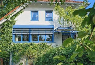 +++SONNIGES FAMILIENPARADIES IN BESTER WOHNLAGE +++ Modernes Einfamilienhaus mit Einliegerwohnung, Doppelgarage,Carport, Pool!