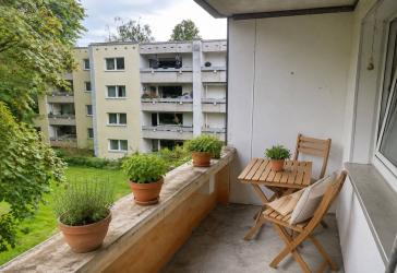 6 Zimmer. Viel Platz. Wohnen im Grünen mit Balkon und TG