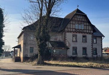 Historisches Herrenhaus mit Baugenehmigung für bis zu 10 WE - Denkmal trifft EntwicklungspotenziaL