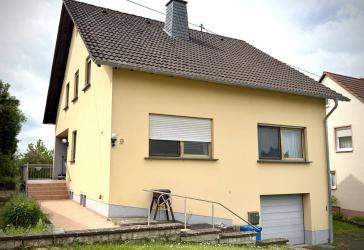 Geräumiges Einfamilienhaus in ruhiger Wohnlage, mit großem Garten und herrlichem Fernblick