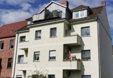 Solides Mehrfamilienhaus mit 8 Wohneinheiten auf großem Grundstück in Wittenberge