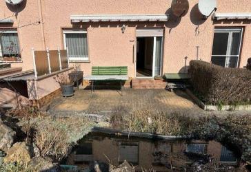 Solides kleines Reihenmittelhaus mit Terrasse