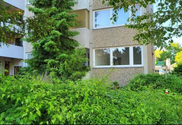 Erdgeschoß-frisch renoviert-separater Eingang-Balkon-Tiefgarage-von Privat