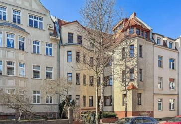 Sanierte 5-Zimmer-Altbauwohnung in Toplage für Kapitalanleger in Halle