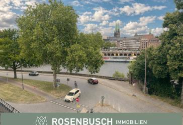 Mehrfamilienhaus, mit Blick auf die Weser und den Dom