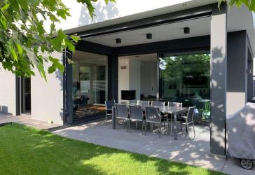 Moderne Traumvilla mit Pool, Wellnessbereich und schönem Garten