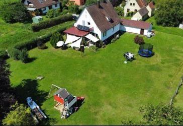 Gepflegtes EFH in ruhiger Ortsrandlage: Großes Grundstück in Dombühl (bezugsfrei ab Dezember)