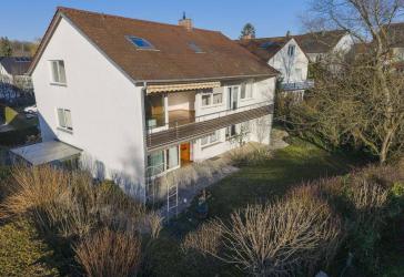 Solides 2-Familienhaus in Top-Lage