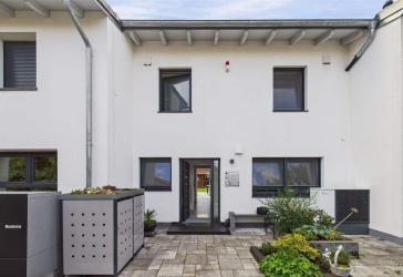 Hochwertig saniertes Reihenhaus mit Einliegerwohnung und modernster Technik!