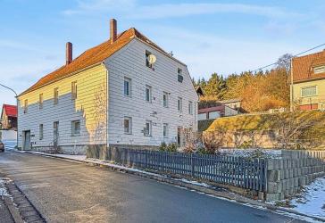 Geräumiges Einfamilienhaus mit kleiner Einliegerwohnung- mit viel Entwicklungspotenzial in Gefrees