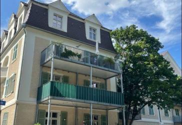 Seltene Gelegenheit!!! 3,5-Zimmer-Wohnung mit zwei Balkonen, zwei Bädern, EBK, Stellplatz & Aufzug