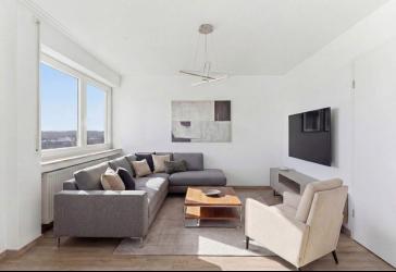 Neu-Ulm/Ludwigsfeld: Sanierte 4,5-Zimmer-Wohnung mit Alpen- und Münsterblick